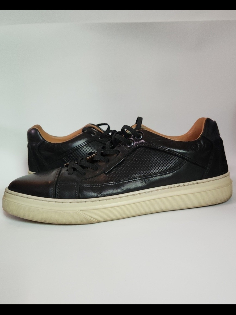 Men's Black Bullboxer Sneakers - Size 10